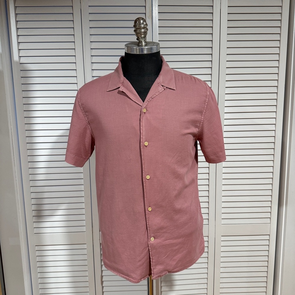 Banana Republic Men's Short-Sleeve Button-Down Shirt in Rose